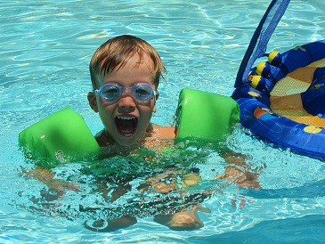PISCINA NIOS