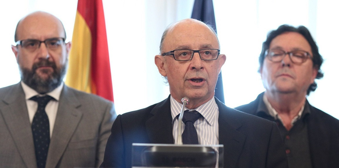 Hacienda sindicatos montoro