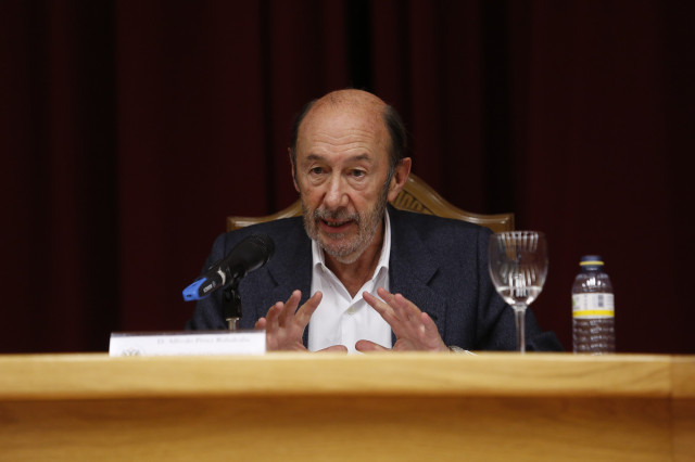 Alfredo Pérez Rubalcaba, en Granada Alfredo Pérez Rubalcaba, en Granada