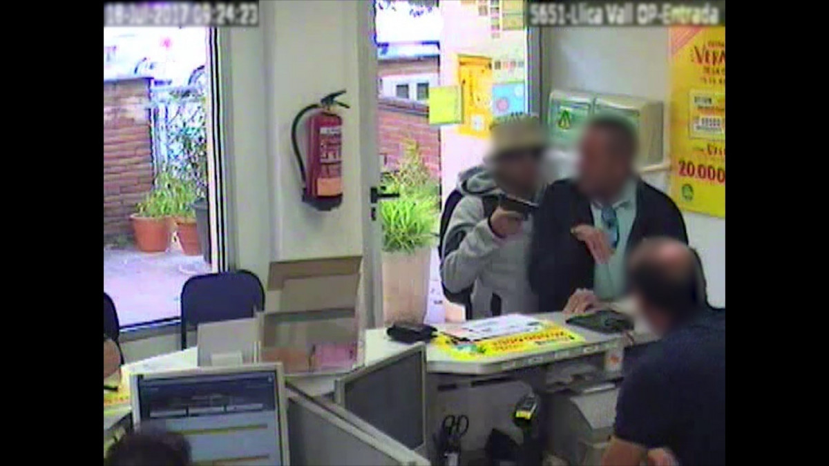 Mossos 27