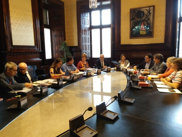 Mesa Parlament 1 2 1