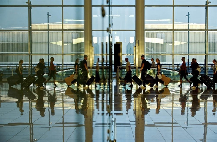 ​CC.OO. y UGT convocan cuatro jornadas de paros parciales en las cafeterías de aeropuertos