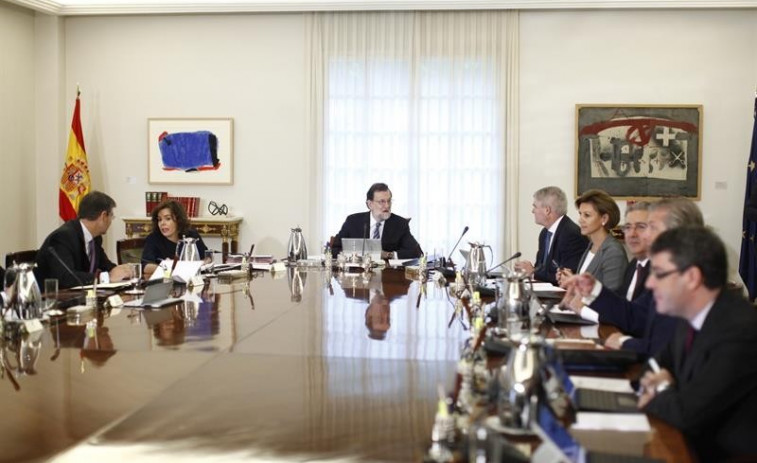 Rajoy convoca un Consejo de Ministros extraordinario para impedir la investidura a distancia de Puigdemont