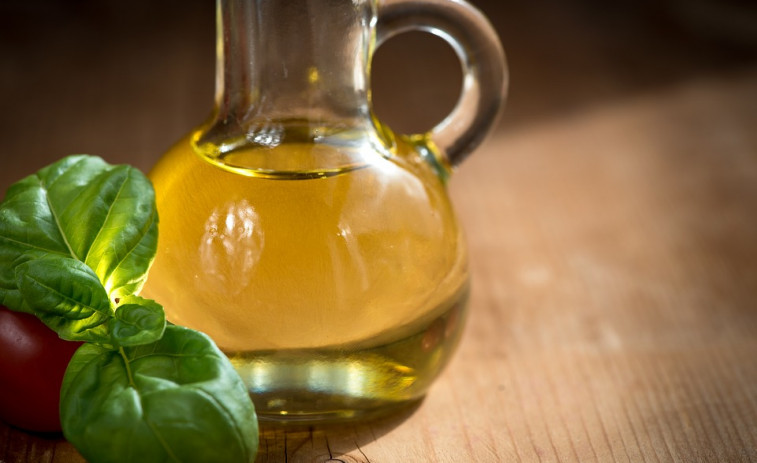 El precio del aceite de oliva virgen extra sigue a la baja, en 4,2 euros/litro en el inicio de 2025