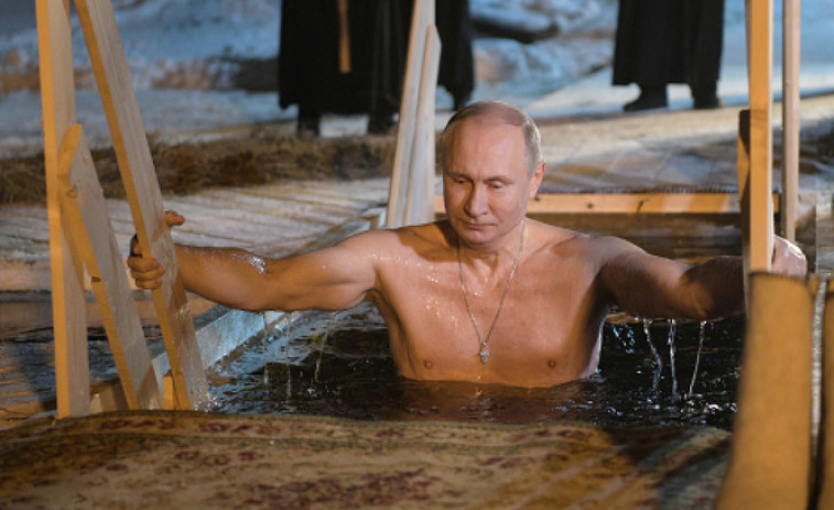 Putin se baña en aguas heladas