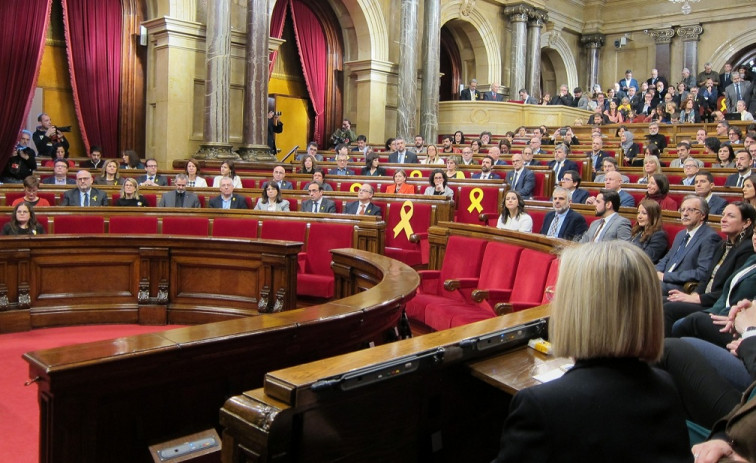 Los independentistas renuevan a sus líderes y los constitucionalistas los mantienen