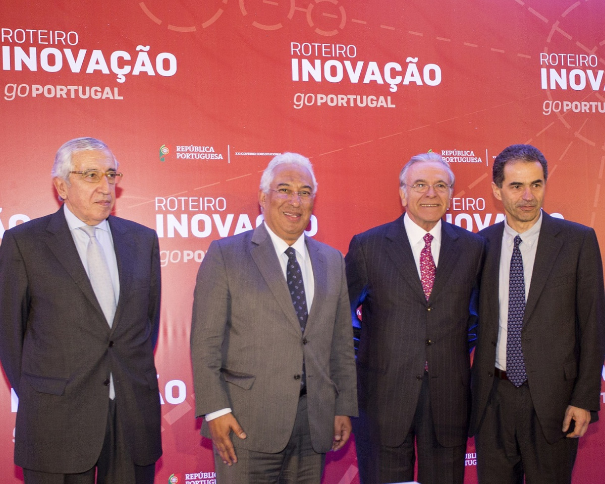 De izquierda a derecha artur santos silva presidente honorario de bpi y patron de la fundacion bancaria la caixa antonio