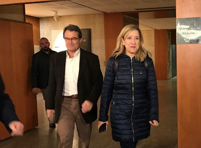 Neus lloveras artur mas 28032018