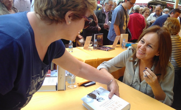 María Dueñas y Martí Gironell, los más vendidos en Sant Jordi