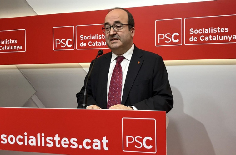 Iceta pidió a Santamaría la retirada de policías en los colegios el 1-O