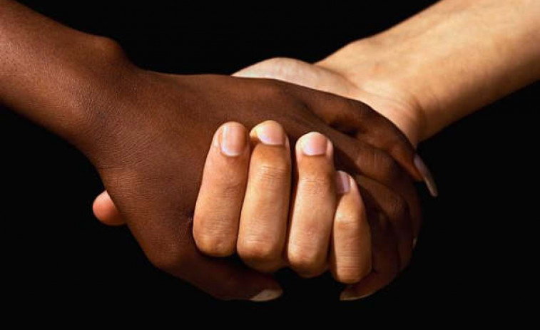 SOS Racisme pide acabar con las identificaciones por perfil étnico
