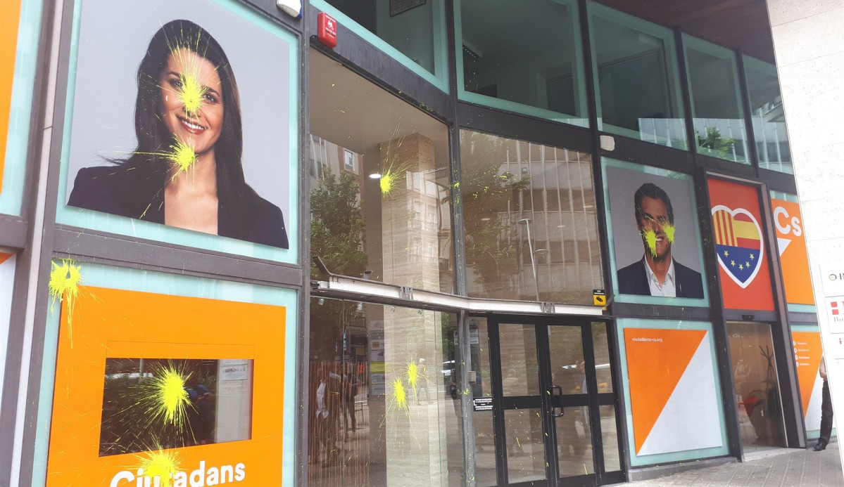 Ciudadanos pintadas amarillas