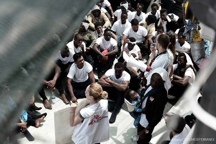 Más de 200 ayuntamientos españoles están dispuestos a acoger a las personas del 'Aquarius'