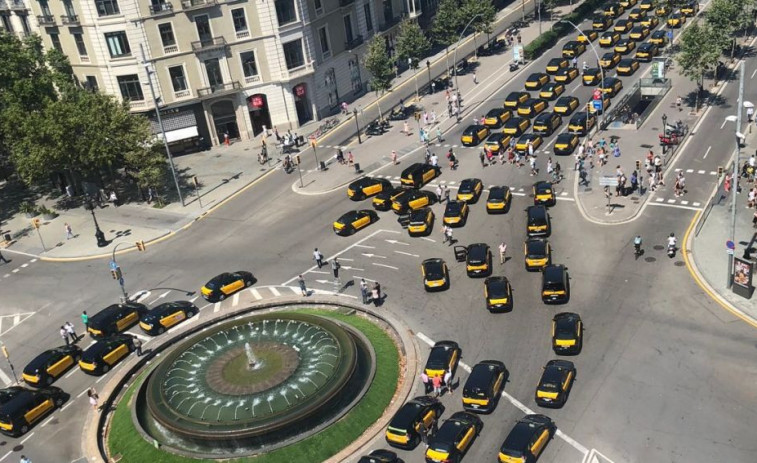 El comercio y la restauración de Barcelona pierden un 30% de ventas por la huelga de taxis