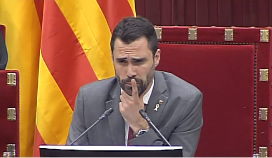 Roger Torrent en la votación sobre los diputados exiliados