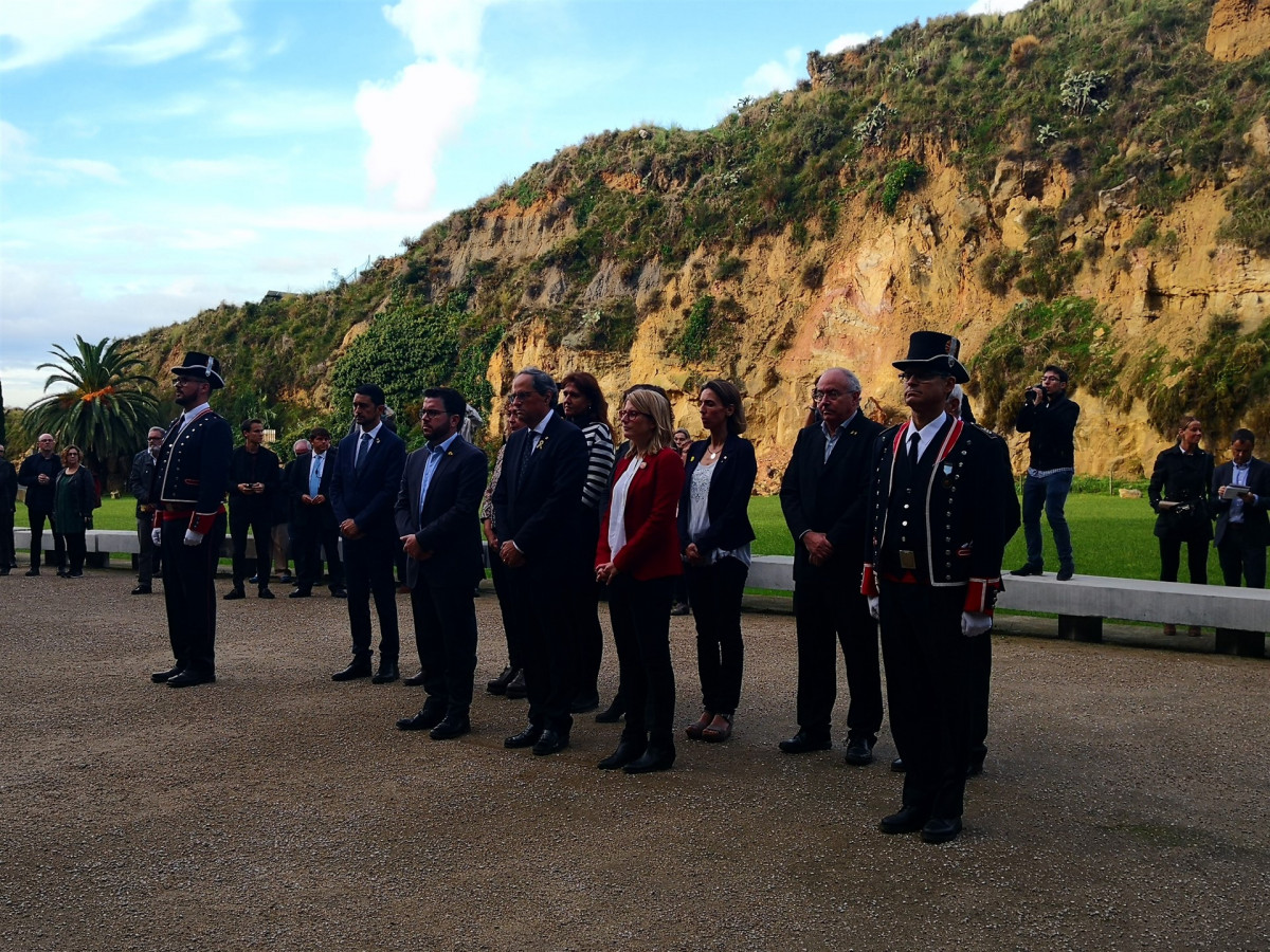Ofrenda a la tuma de Companys de Quim Torra y otros miembros del Govern