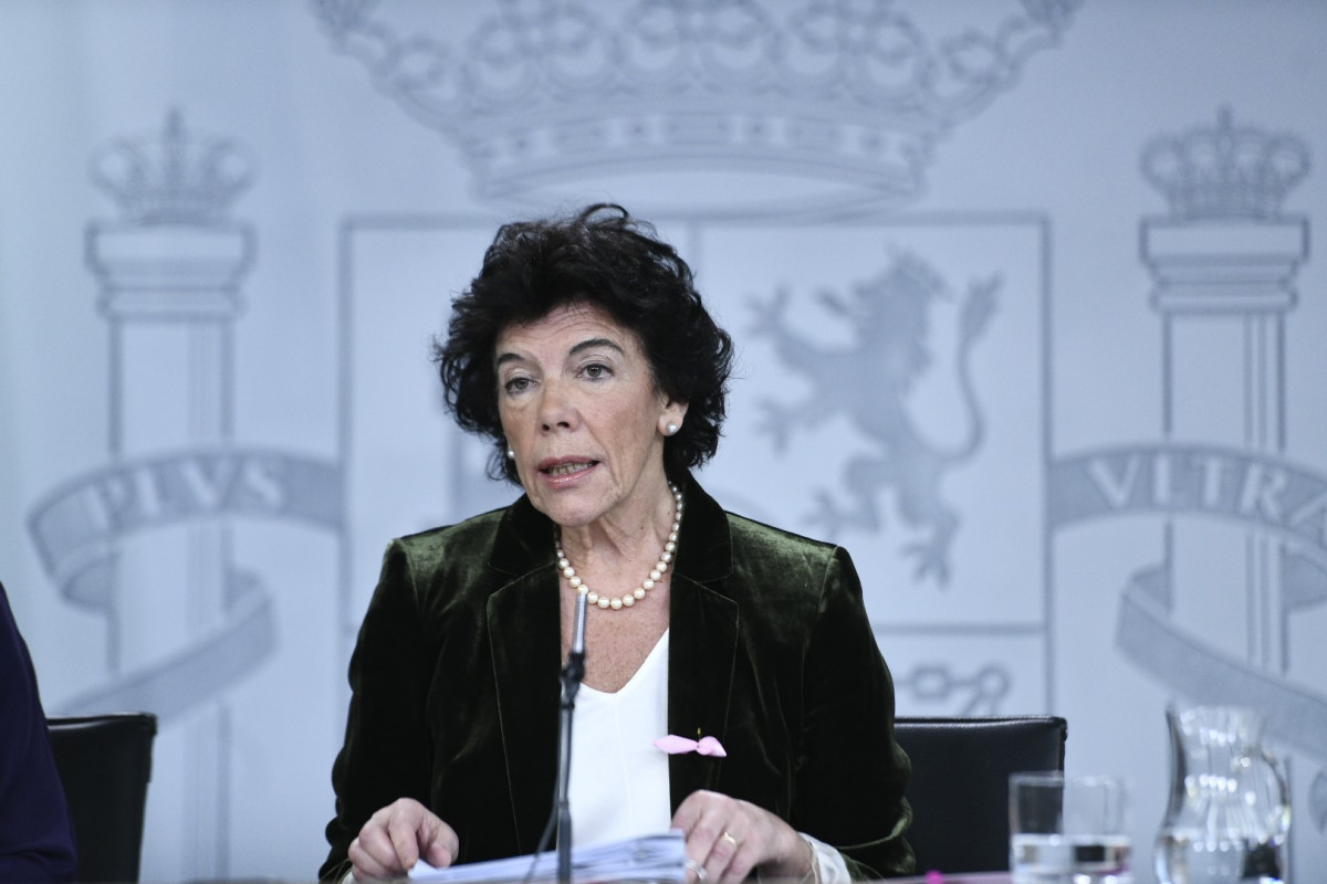 Isabel Celaá tras el Consejo de Ministros