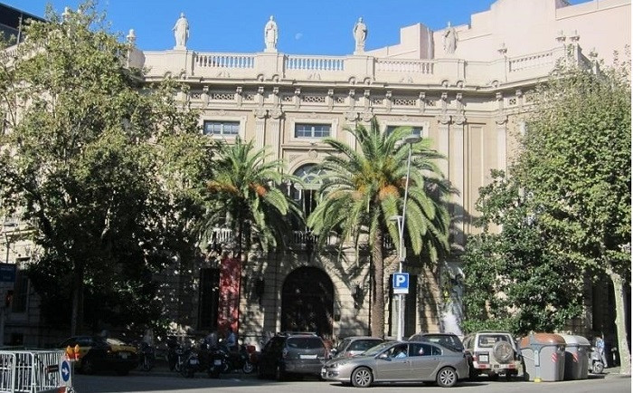 Fachada Del Colegio De La Abogacía De Barcelona Icab