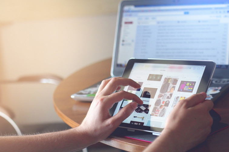 El confinamiento y las brechas digitales en la educación