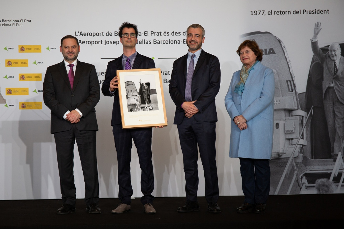 ábalos cambio oficial nombre aeropuerto prat