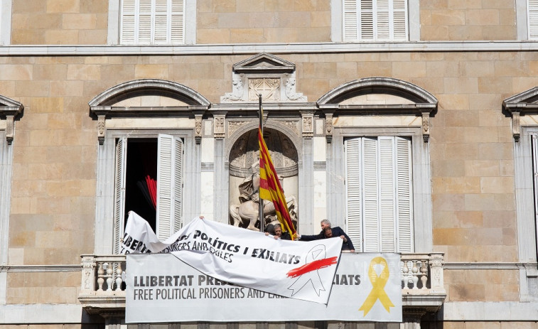 El tribunal pide 15.000 euros a Vox para ser acusación en la causa contra Torra por los lazos