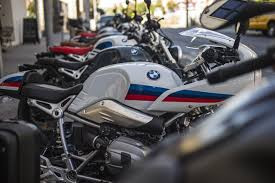 Muere un motorista en el Bruc tras salirse de la vía