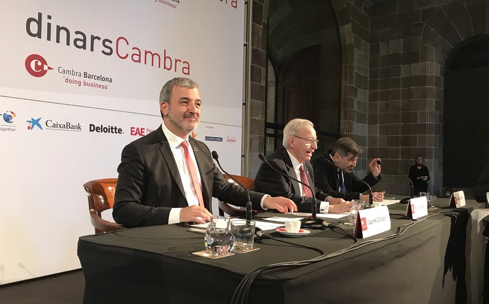 El candidato del PSC a la Alcaldu00eda de Barcelona, Jaume Collboni, en la Cambra de Barcelona