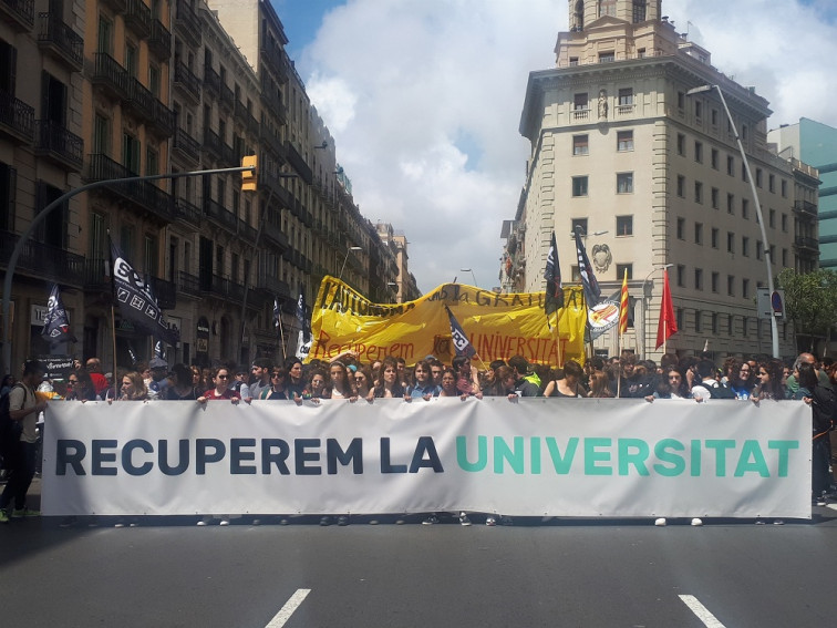 El Govern promete rebajar un 30% las tasas universitarias