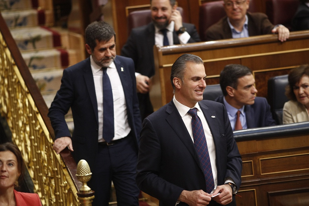 El preso del procu00e9s y expresidente de ANC Jordi Su00e0nchez y Javier Ortega Smith (VOX)