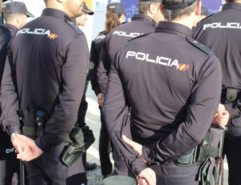 Agentes policía nacional