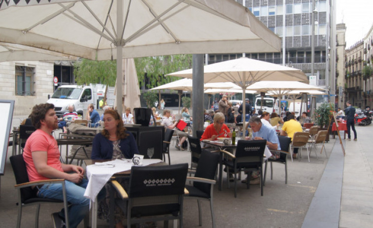 ​Restauradores de Barcelona siguen viendo desproporcionado el incremento de la tasa de terrazas