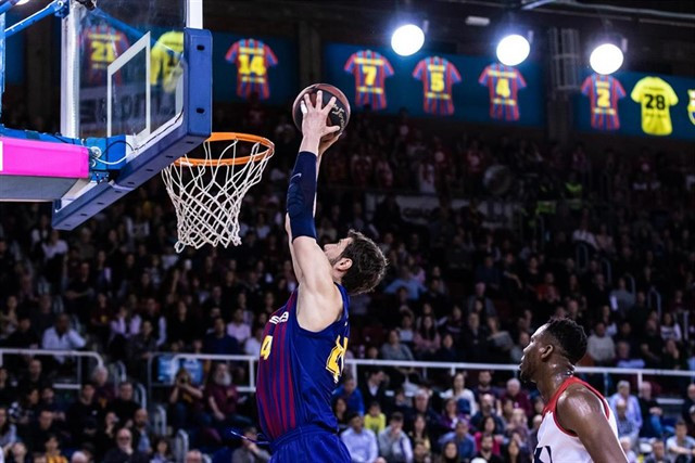 El Barça Lassa toma ventaja en el derbi catalán y se acerca a las semifinales