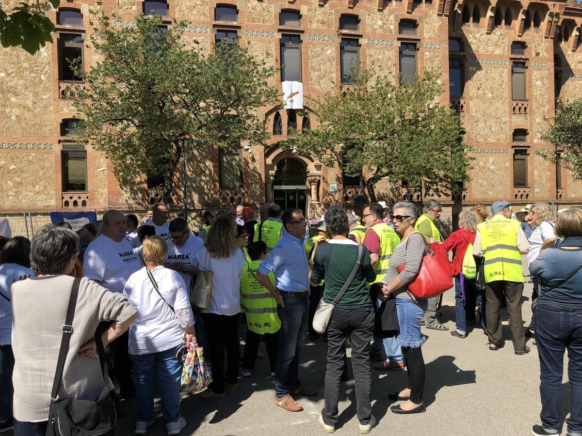 Entidades entregan a la Conselleria de Salud firmas en defensa de la atención primaria