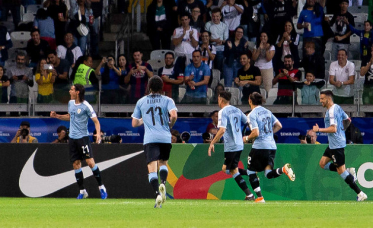 Uruguay gana a Chile y se citará con el Perú en los cuartos de la Copa América