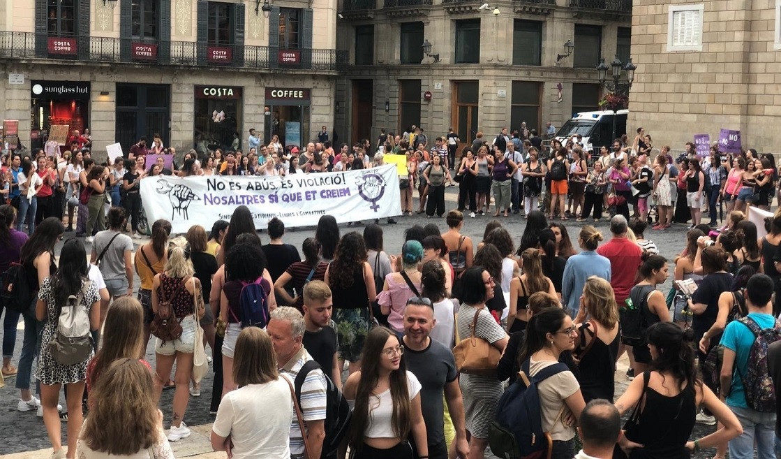 Manifestacion barcelona manada manresa