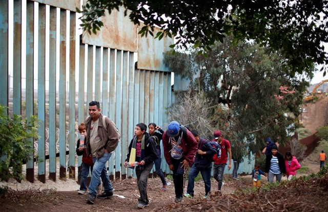 Migrantes hondureños de la caravana centroamericana en Tijuana REUTERS MOHAMMED SALEM   EP