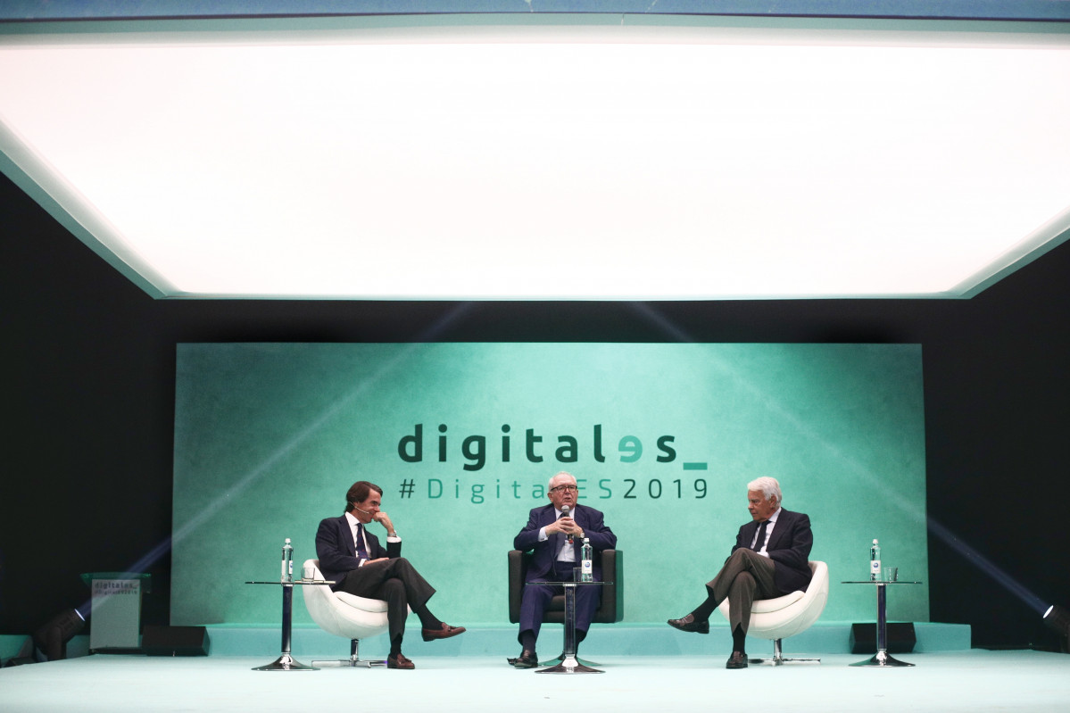 Aznar; el presidente de DigitalES, Eduardo Serra Rexach y elipe González