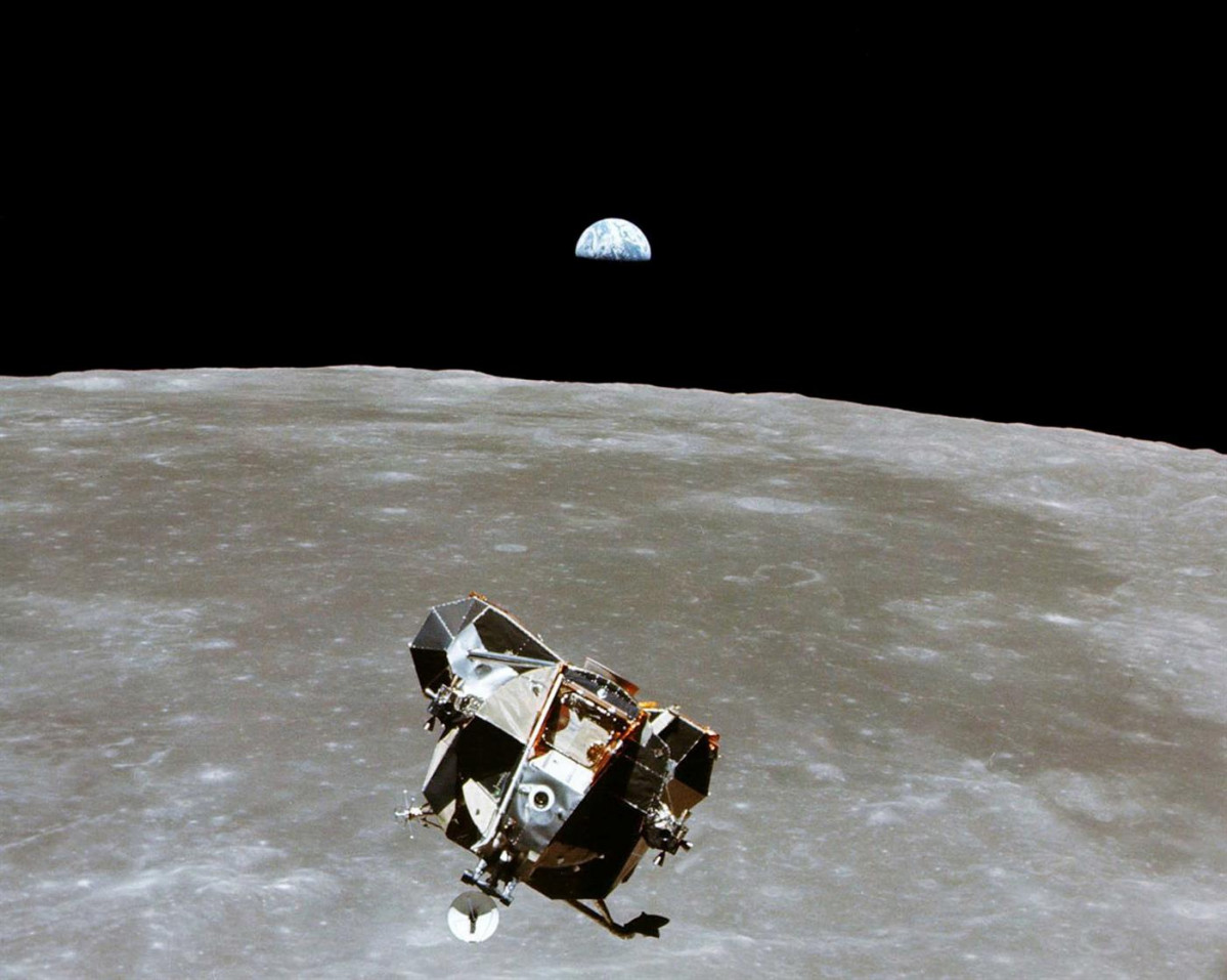 El mu00f3dulo lunar con Neil Armstrong y Buzz Aldrin