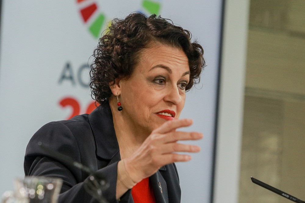Ministra de Trabajo Magdalena Valerio