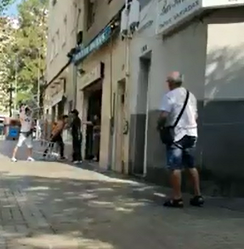 Pelea en un bar de L'Hospitalet viñeta