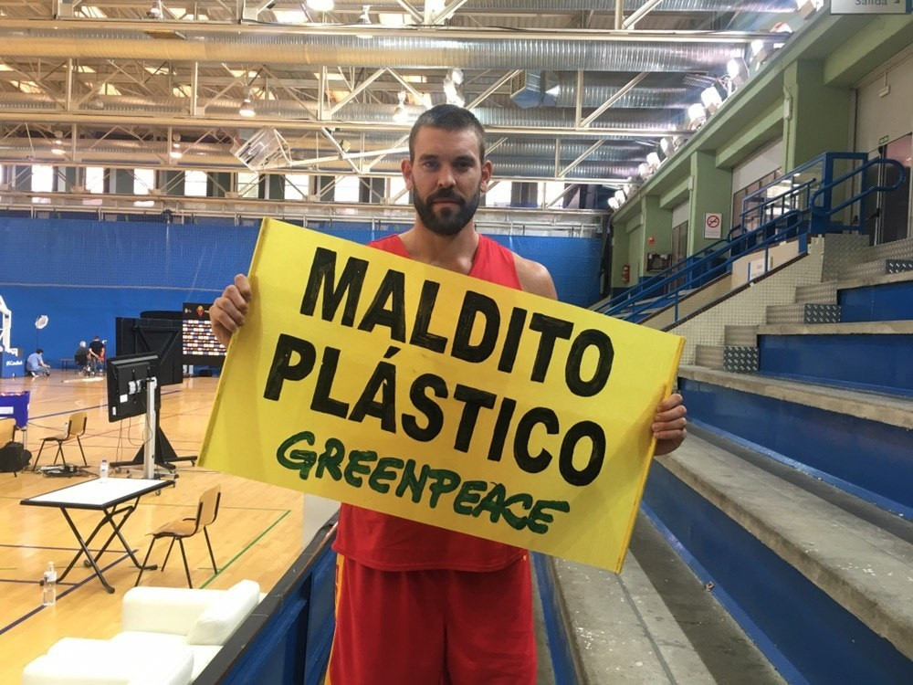 Marc Gasol Maldito Plástico Greenpeace