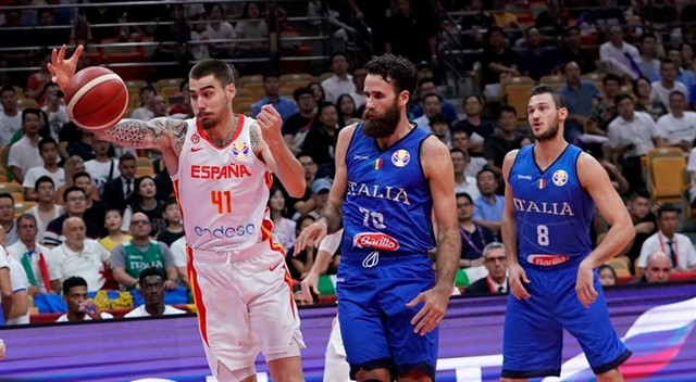 España se cuela en cuartos de final tras imponerse a Italia (67-60)
