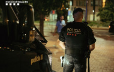 Investigan la muerte de un hombre en el distrito de Sants