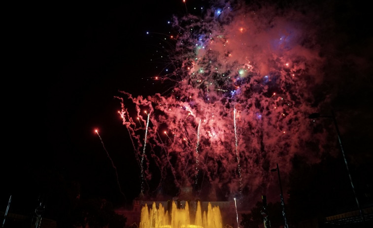 Barcelona celebra el Fin de Año con un espectáculo con la luz y el fuego como protagonistas