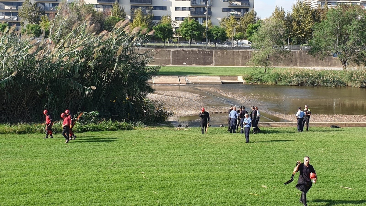 Dispositivo de búsqueda del bebé en el río Besòs