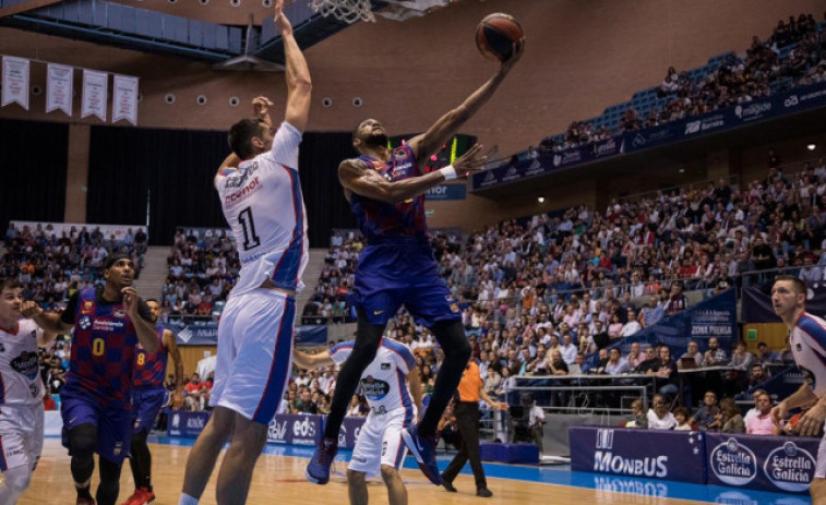 Mirotic le da la victoria al Barça en el estreno liguero