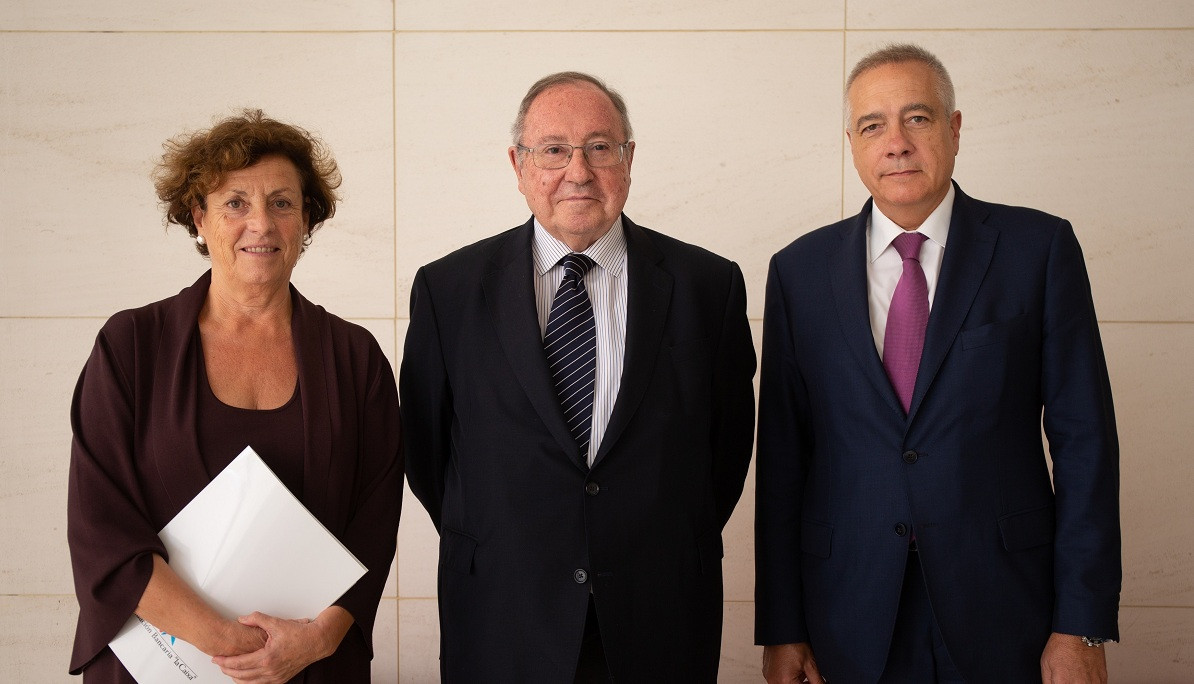 Joana Prats (Fundación Bancaria La Caixa) José Luis Bonet (Incyde) y Pere Navarro (Consorci Zona Franca)