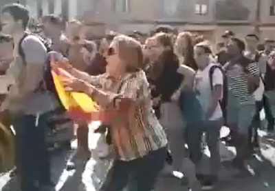 Agresión a mujer en Tarragona por llevar una bandera española