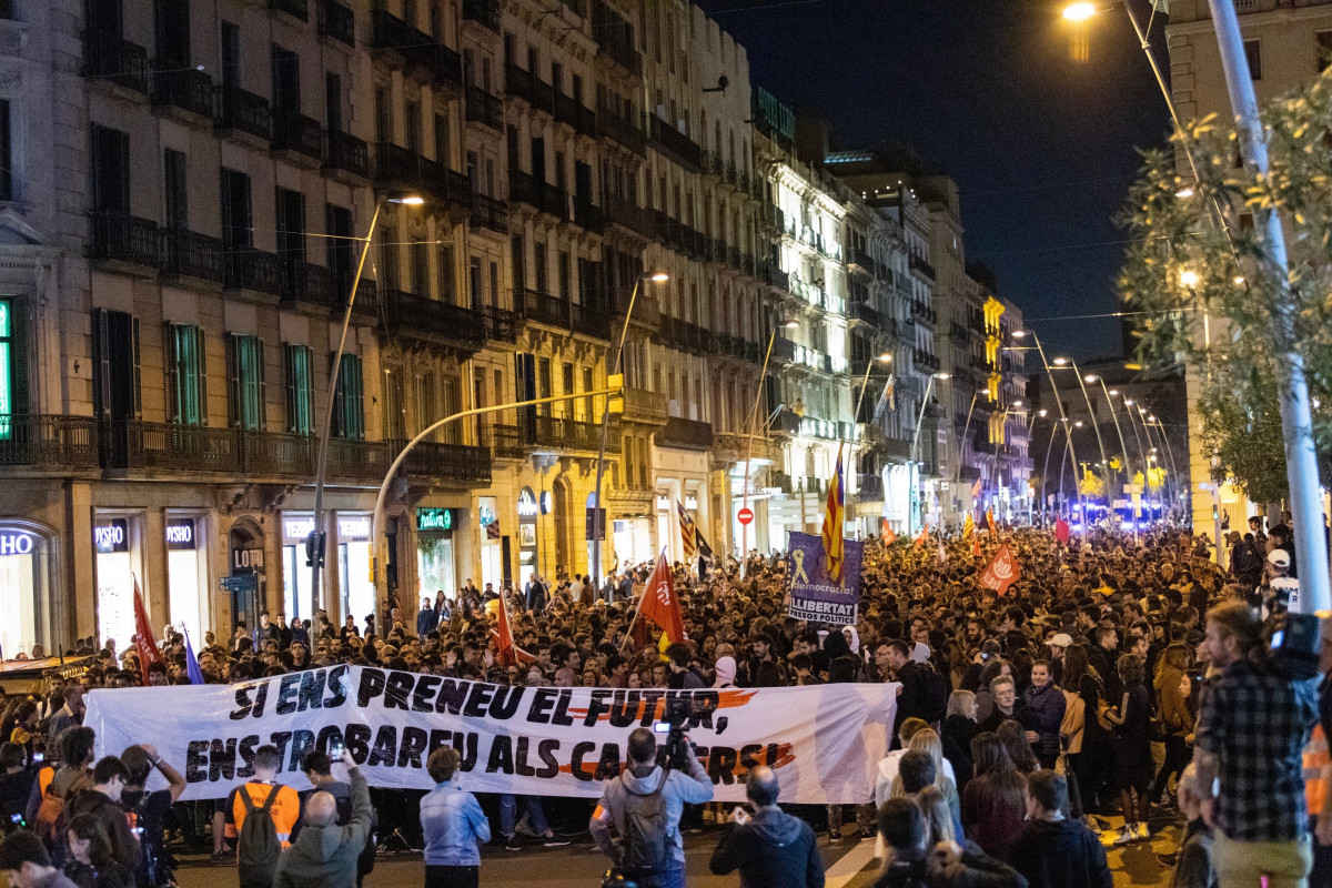 Manifestación independentista desde plaza Universitat 25.10