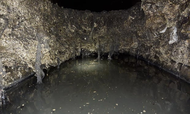 u200bEl fatberg del tamau00f1o de un autobu00fas con un peso de 40 toneladas fue retirado del alcantarillado de Londres